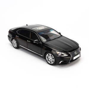 Mô hình xe Lexus LS600hL 1:18 Autoart