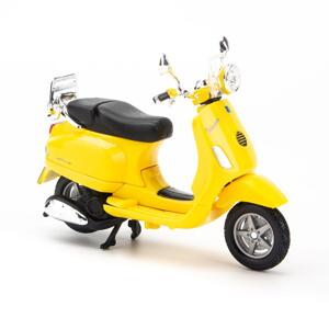 Mô hình xe Vespa LXV 2013 1:18 Maisto