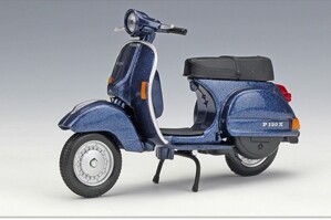 Mô hình xe Vespa P150X 1978