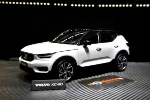 Mô hình xe Volvo XC40 1:18 Paudi