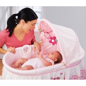 Nôi rung bé gái Summer Ladybug Modern Basinet