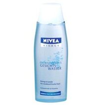 Nước hoa hồng Nivea Aqua Effect cho da dầu