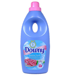 Nước xả vải Downy hương nắng mai chai 900ml