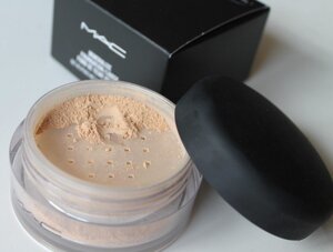 Phấn bột MAC Mineralize Foundation