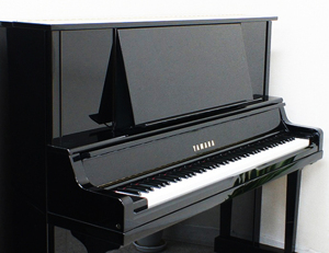 Piano Yamaha UX30A