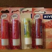 Son dưỡng Lovely Lips Pink Smoothie Nivea