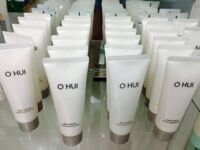 Sữa rửa mặt Ohui Clear Science Tender Cleansing Foam 40ml - giúp làn da sáng khỏe và ẩm mịn