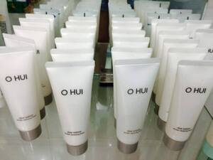 Sữa rửa mặt Ohui Clear Science Tender Cleansing Foam 40ml - giúp làn da sáng khỏe và ẩm mịn