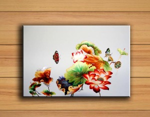 Tranh Canvas Vicdecor hoa sen và bướm TCV0001