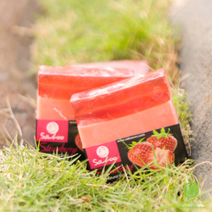 Xà bông hương dâu Saboo Natural Soap - Strawberry