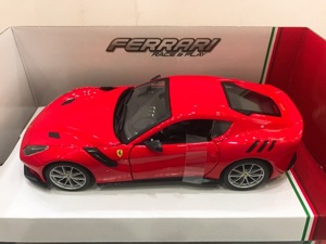 Xe mô hình 1/24 Ferrari F12 tdf-26021(Bburago)