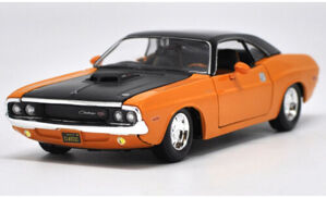 Xe mô hình 1970 Dodge Challenger R/T 1:24 Maisto