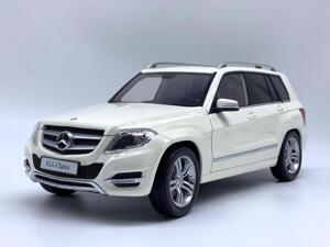 Xe mô hình Mercedes GLK 1:18 GTAutos