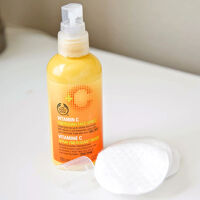 Xịt khoáng Vitamin C Energising Facial Spritz Thebodyshop