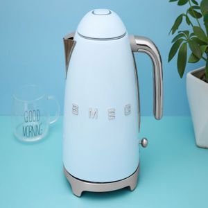 Ấm đun nước Smeg KLF03PBEU 535.43.678 - 1.7L