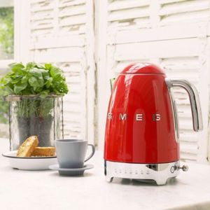 Ấm đun nước Smeg KLF03RDEU 535.43.679 - 1.7L