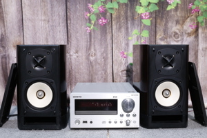 Ampli CD Onkyo CR-N765