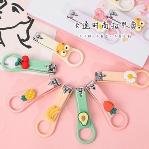 Bấm móng tay hoạt hình