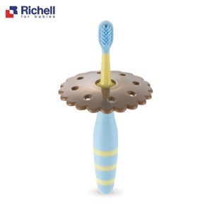 Bàn chải Richell 98176 bước 3