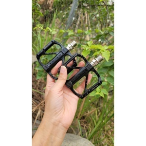 Bàn đạp xe đạp Giant PD R27