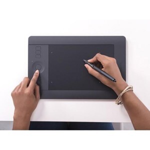 Bảng vẽ cảm ứng Wacom Intuos Pro Small PTH-451