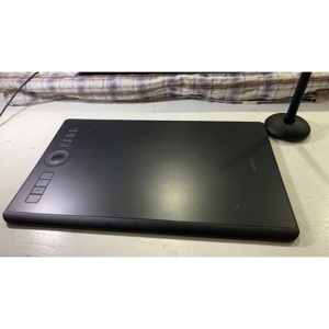 Bảng vẽ điện tử Wacom Intuos Pro Touch Medium PTH-660