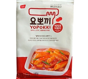 Bánh gạo Topokki cay ngọt Young Poong gói 140g