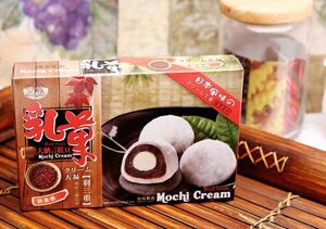 Bánh Mochi đậu đỏ kem Royal Family hộp 180g