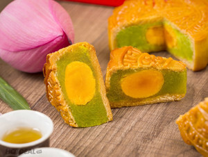 Bánh nướng Kinh đô hạt sen trà xanh 1 trứng 150g
