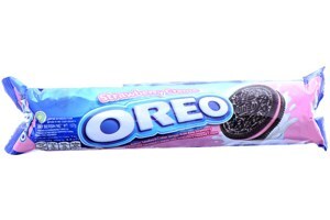 Bánh quy kem dâu Oreo gói 137g