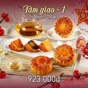 Bánh trung thu Givral Combo Tâm Giao 1 - 250gr, 2 trứng, 4 bánh