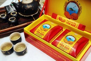 Bánh trung thu Yến Sào hộp 2 bánh x 200gr ( 1 thập cẩm, 1 nhân mềm)