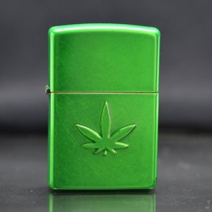 Bật lửa Zippo Stamped Leaf 29662