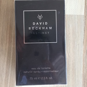 Nước hoa nam David Beckham Instinct Eau de Toilette 75ml