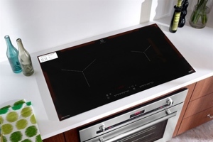 Bếp từ âm 2 vùng nấu Electrolux EHI7260BB