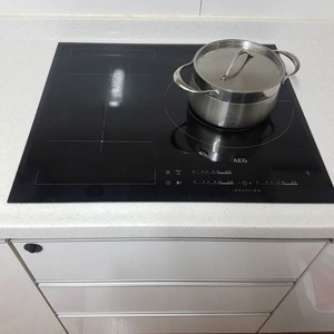 Bếp từ âm 3 vùng nấu AEG HKL65310FB