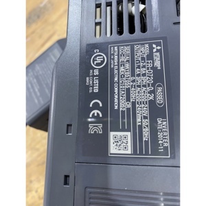 Biến tần Mitsubishi FR-D720-0.4K 0.4kW 3 Pha 220V