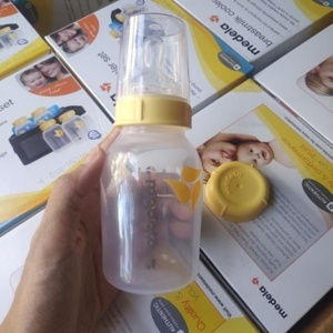 Bình sữa đơn có núm vú Medela 150ml