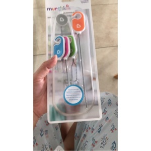 Bộ cọ rửa bình sữa loại nhỏ Cleaning Brush Set Munchkin 15222 (MK15222) (4 chiếc)