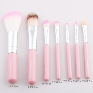 bộ cọ trang điểm Kitty 7 cây tiện dụng dễ mang theo bỏ túi