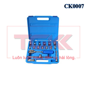 Bộ đầu tuýp 18 chi tiết C-Mart K0007