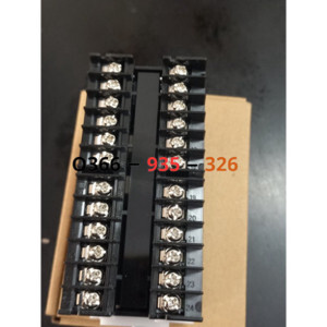 Bộ điều khiển nhiệt độ Omron E5EC-RR2ASM-808