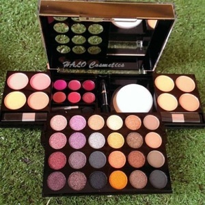 Bộ phấn mắt Sivanna Colors Pro Make Up Palette