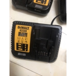 Bộ sạc đa năng Dewalt DCB115-KR - 10.8V