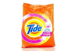 Bột giặt Tide trắng đột phá dạng túi 720g