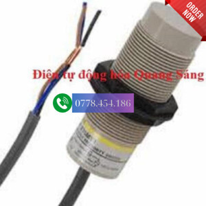 Cảm biến điện dung Omron E2K-X15MF1