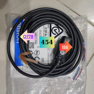Cảm biến quang Omron E3FA-DN12 2M