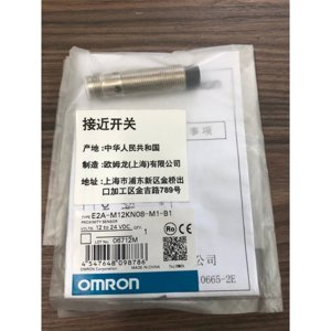 Cảm biến tiệm cận Omron E2A-M12KN08-WP-B1