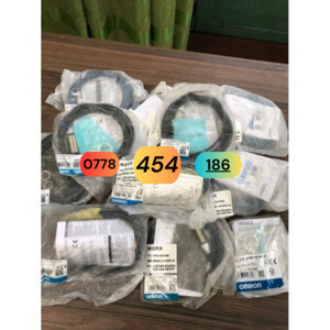 Cảm biến tiệm cận Omron E2A-M30KN20-WP-B1