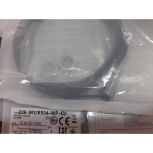 Cảm biến tiệm cận Omron E2B-M18KS08-WP-B1